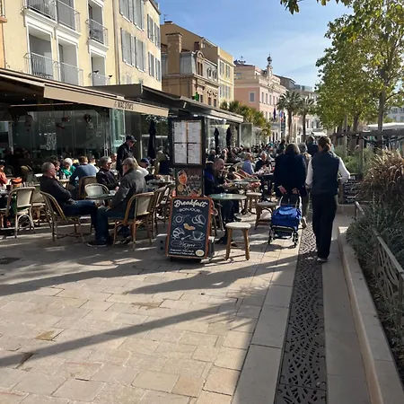 A 2 Pas Du Port, Du Centre, Du Marché Provençal, Des Plages Quartier Calme